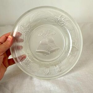 🐸 Celebrations 8" Frosted Seasons Greetings Glass Dish 8”